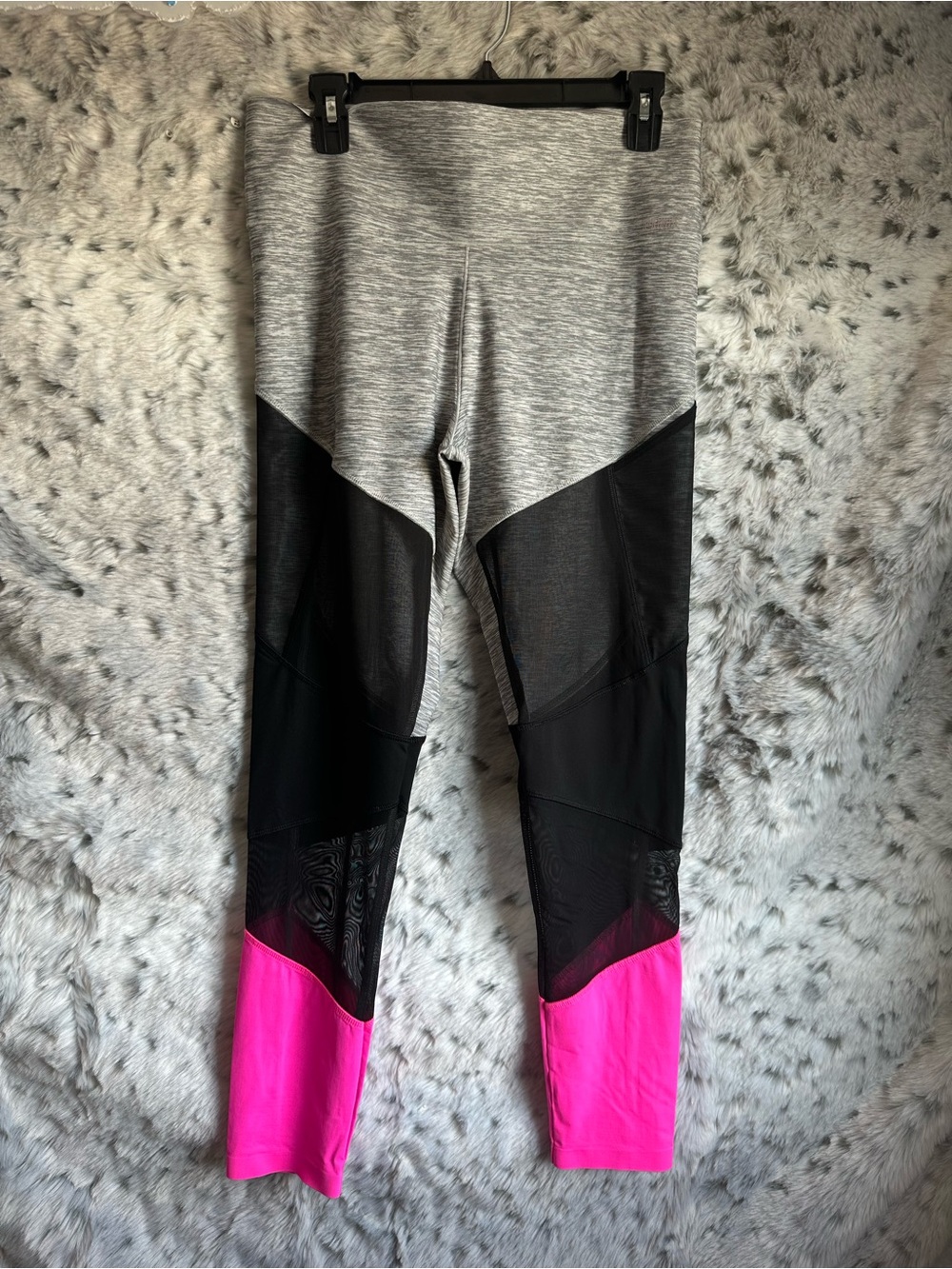 80.  Pink vs large bonded legging nwot